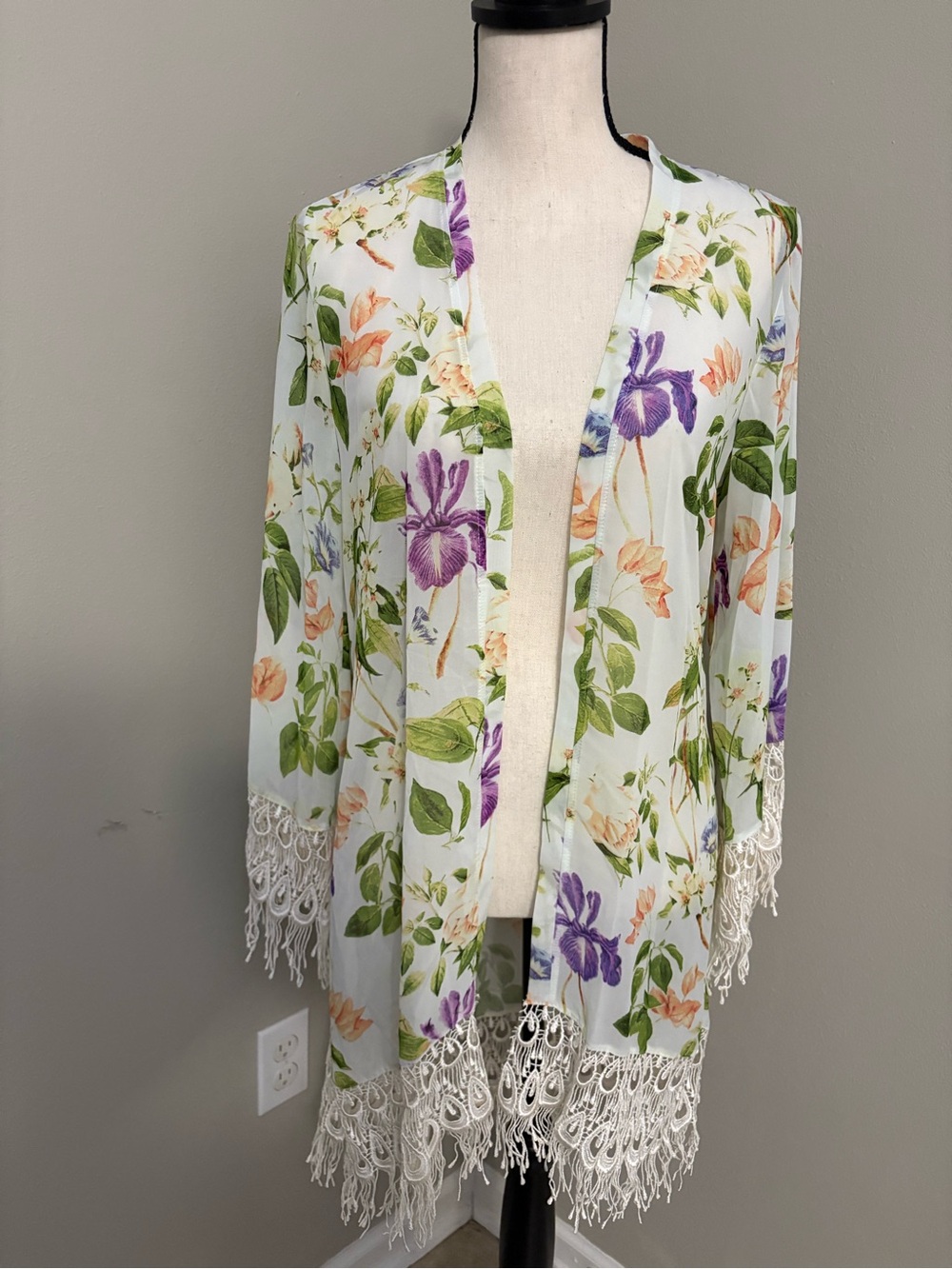 NWT Show Me Your Mumu Flower Press Print Metzler Kimono
